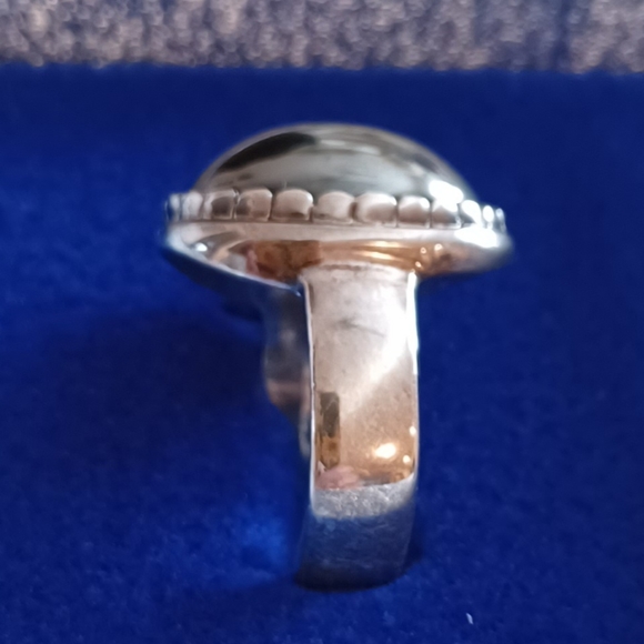 Ring - Picture 2 of 2